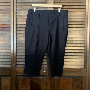 Women’s Time and Tru cropped pants.